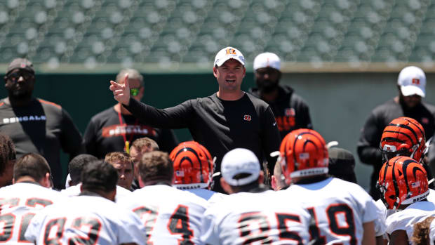 Jun 11, 2019; Cincinnati, OH, USA; Cincinnati Bengals head coach Zac Taylor talks with his team during minicamp at Paul Brown Stadium. Mandatory Credit: Aaron Doster-USA TODAY Sports